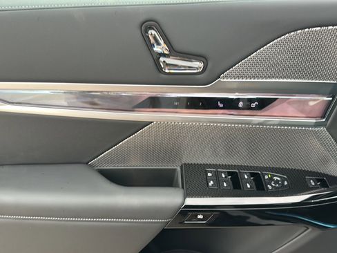 New 2026 BMW 740i RWD image 15