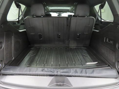 Used 2024 GMC Yukon XL Denali w/ Advanced Technology Package image 43