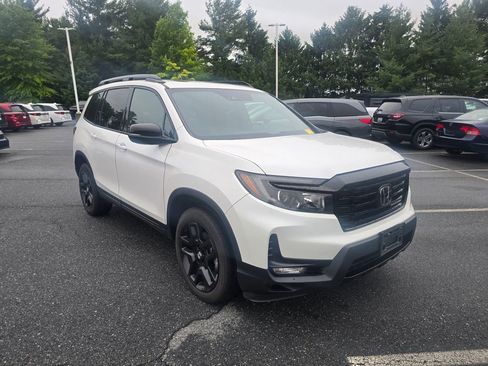 Certified 2024 Honda Passport Black Edition image 2