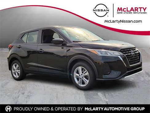 New 2025 Nissan Kicks Play S image 1