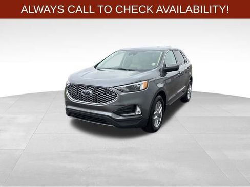 Used 2024 Ford Edge SEL w/ Convenience Package image 3
