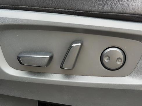 Used 2024 Nissan Pathfinder SL w/ SL Premium Package AWD/4WD image 13