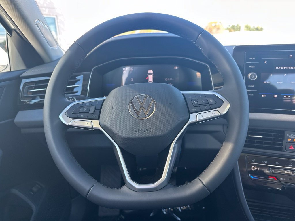 New 2027 Volkswagen Jetta SE FWD image 15