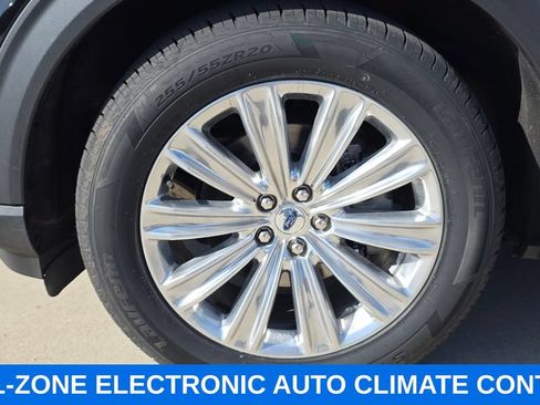 Used 2022 Ford Explorer Limited w/ Equipment Group 301A AWD/4WD image 10