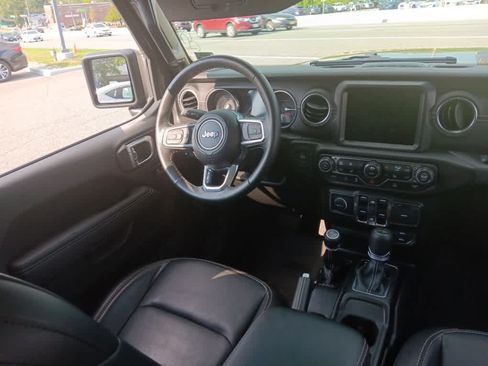 Used 2023 Jeep Wrangler Unlimited Sahara w/ Cold Weather Group AWD/4WD image 19