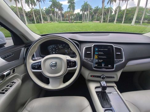 Used 2021 Volvo XC90 T5 Momentum w/ Protection Package Premier FWD image 27