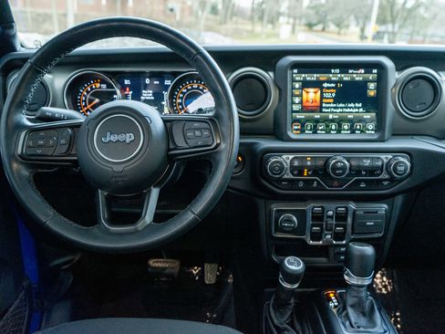 Used 2022 Jeep Wrangler Unlimited Sport image 13