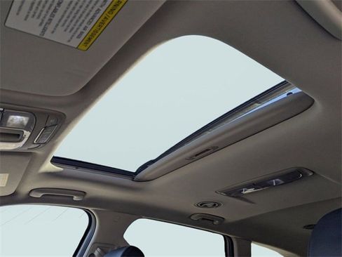 Used 2022 Kia Telluride EX w/ EX Premium Package image 4