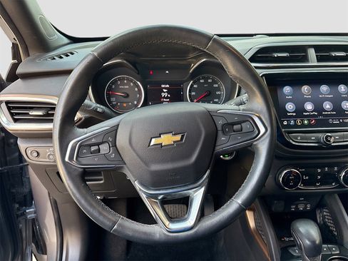 Used 2022 Chevrolet TrailBlazer ACTIV w/ Sun and Liftgate Package image 11
