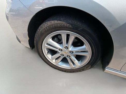 Used 2017 Chevrolet Cruze LT w/ Convenience Package FWD image 9