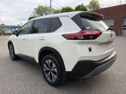 Used 2023 Nissan Rogue SV AWD/4WD image 3