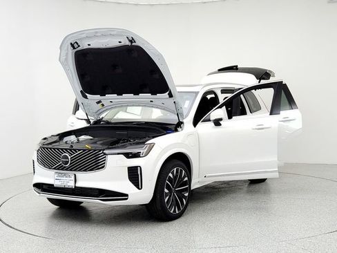 New 2025 Volvo XC90 T8 Ultra w/ Protection Package Premier image 9