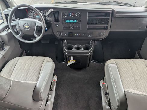 Used 2025 Chevrolet Express 3500 LT w/ LT Preferred Equipment Group image 20