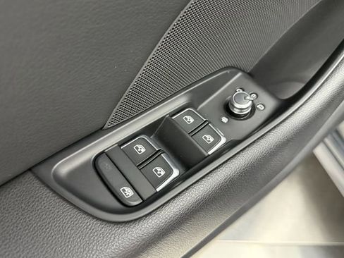 Used 2017 Audi A3 e-tron Premium image 11