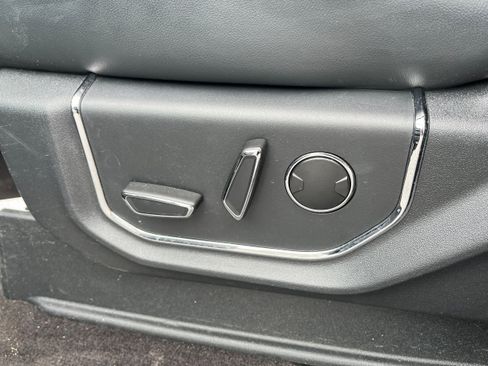 Certified 2023 Ford Expedition Max Platinum image 15