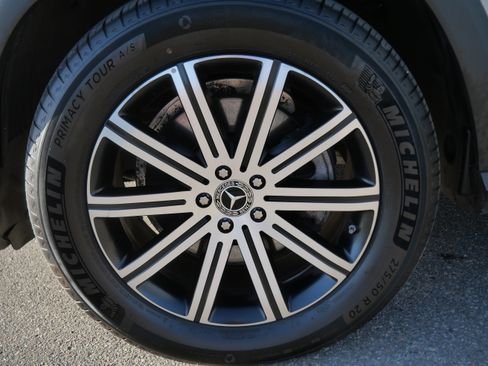 Used 2025 Mercedes-Benz GLE 350 4MATIC w/ Driver Assistance Package image 15
