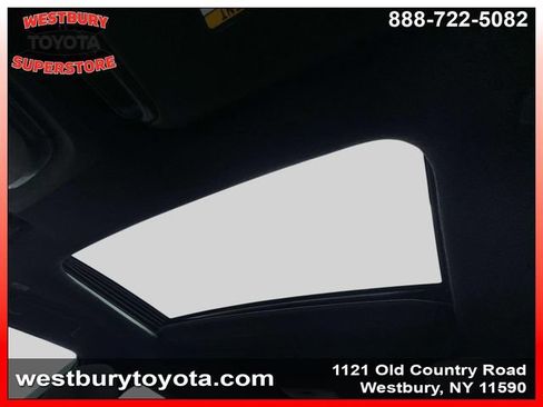 Certified 2025 Toyota Corolla SE w/ SE Premium Package FWD image 34