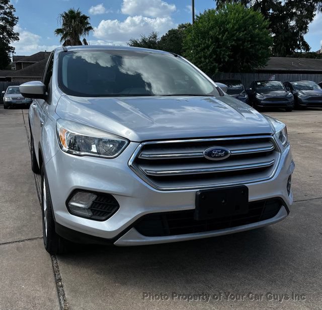 Used 2019 Ford Escape SE FWD image 3