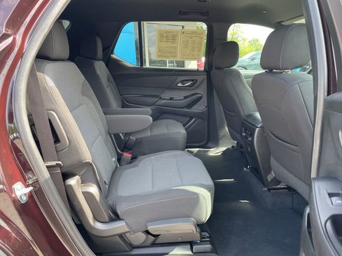 Used 2022 Chevrolet Traverse LT image 31