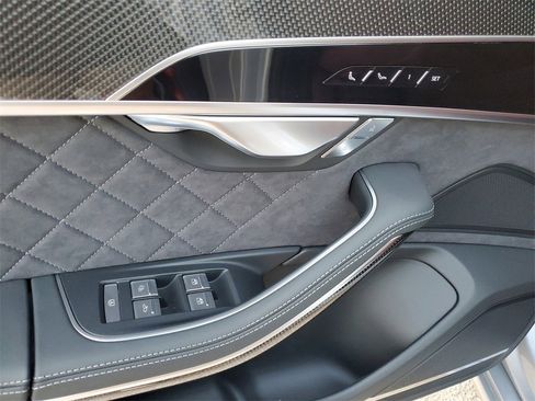 New 2025 Audi S8 4.0T image 21