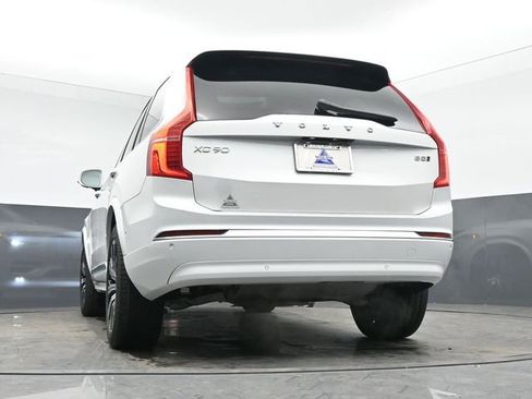 Used 2023 Volvo XC90 B5 Plus image 15