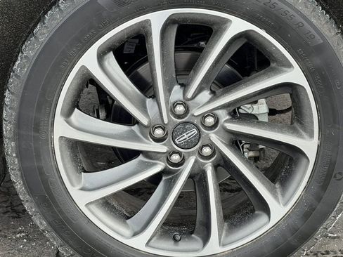 Used 2023 Lincoln Corsair Standard w/ Equipment Group 101A image 8