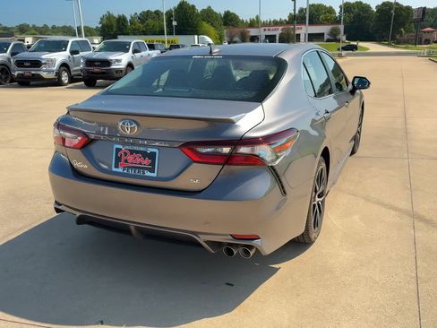 Used 2024 Toyota Camry SE image 8