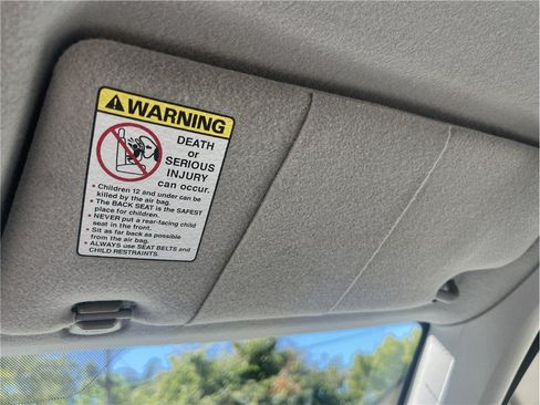Used 2000 Ford Focus SE FWD image 30