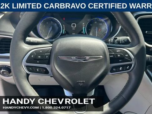 Used 2024 Chrysler Pacifica Touring-L FWD image 21
