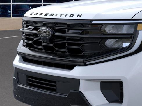 New 2025 Ford Expedition Max Platinum w/ Stealth Appearance Package image 17
