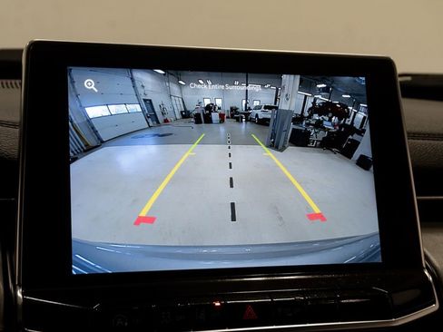 Used 2025 Jeep Compass Limited image 16