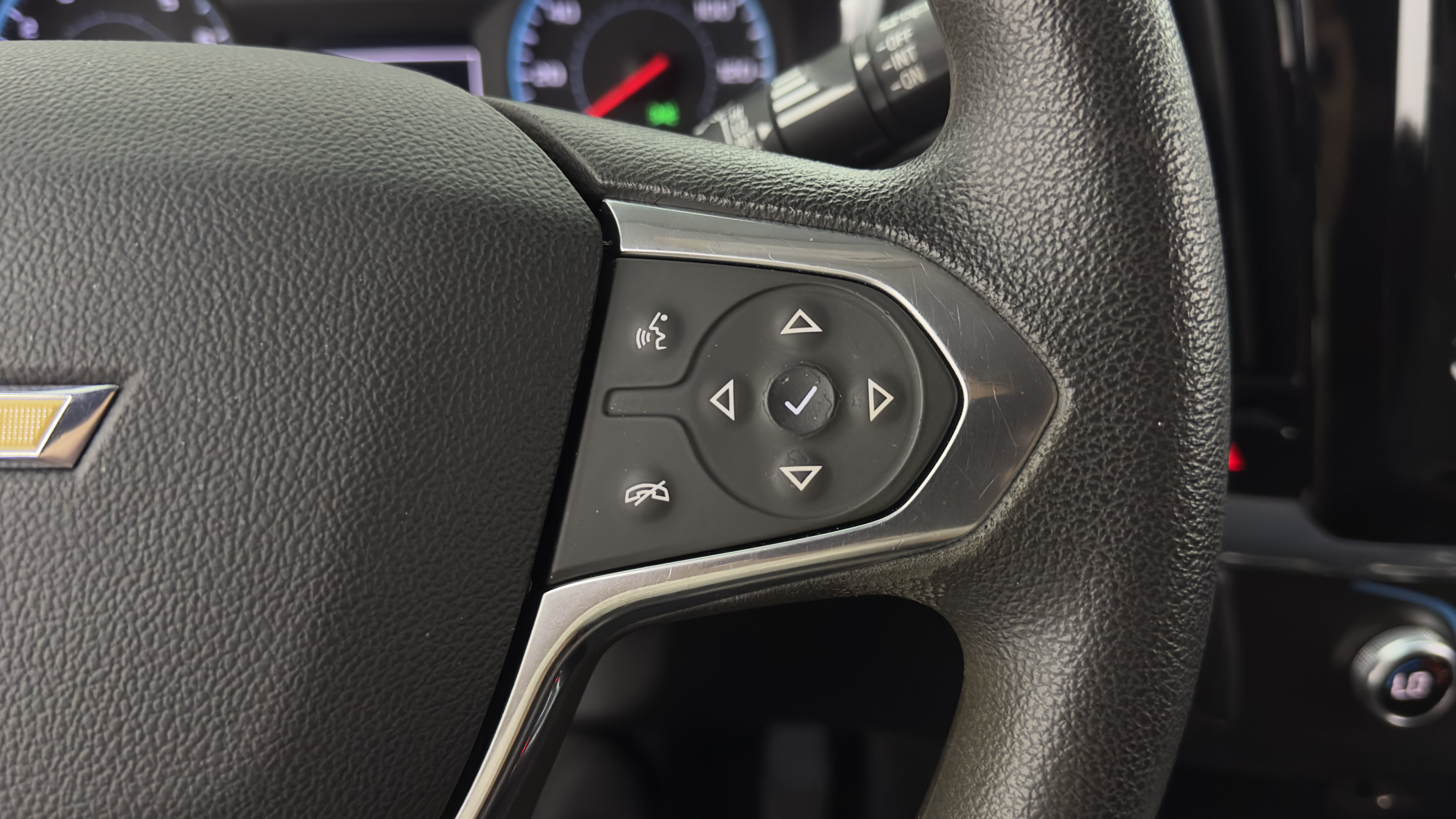 Used 2018 Chevrolet Traverse LS FWD image 23