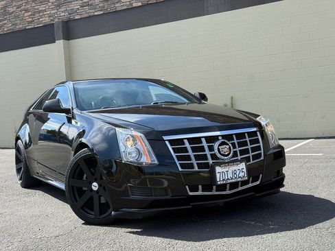 Used 2013 Cadillac CTS Coupe RWD image 2