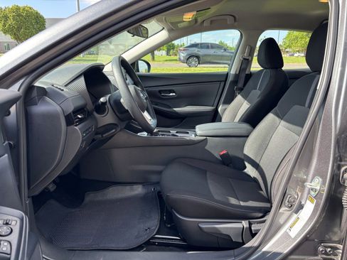 Used 2025 Nissan Sentra SV FWD image 24