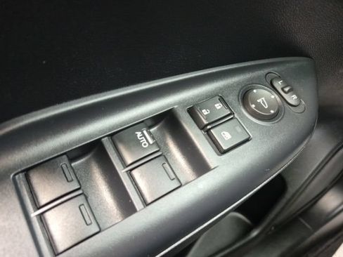 Used 2018 Honda Fit EX image 11
