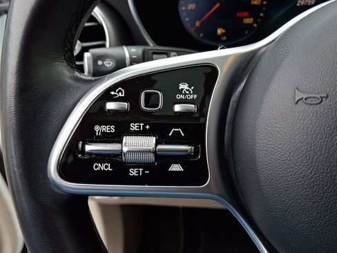 Used 2022 Mercedes-Benz GLC 300 4MATIC image 22