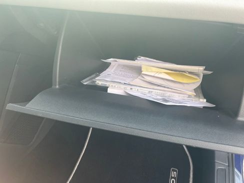 Used 2022 Volkswagen Taos SE image 24