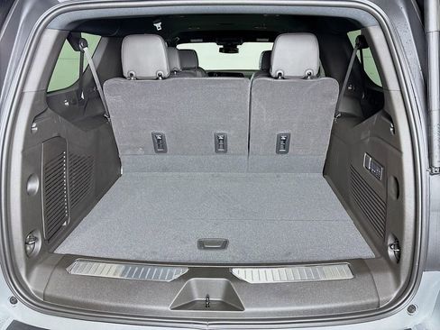 New 2025 Chevrolet Suburban Premier image 26