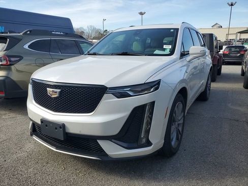 Used 2020 Cadillac XT6 Sport image 3