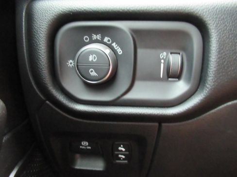 Certified 2022 RAM 1500 Big Horn AWD/4WD image 25