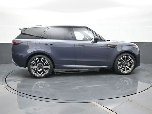 Used 2025 Land Rover Range Rover Sport Dynamic SE image 23