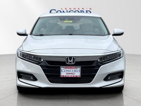Used 2018 Honda Accord Touring image 9