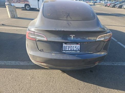 Used 2018 Tesla Model 3 Long Range RWD image 7