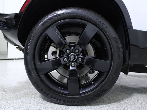 Used 2023 Land Rover Defender 110 X-Dynamic SE image 8