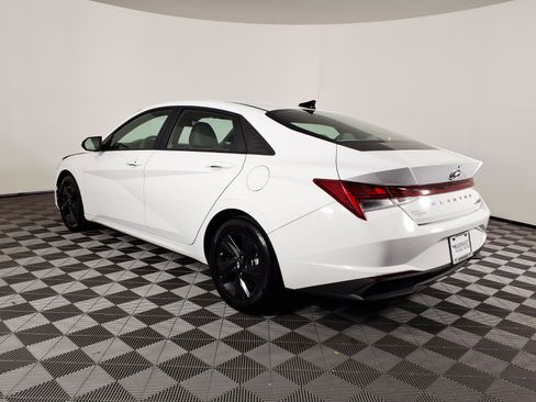Certified 2023 Hyundai Elantra Blue FWD image 6