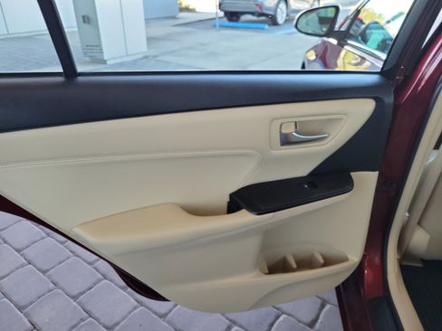 Used 2017 Toyota Camry XLE image 29