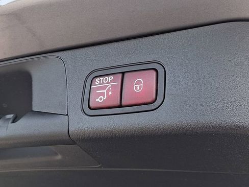 Used 2025 Mercedes-Benz EQB 250+ image 35