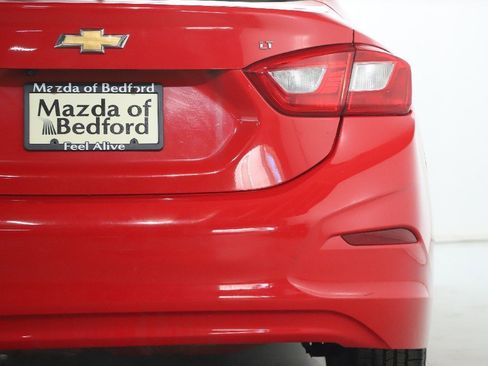 Used 2017 Chevrolet Cruze LT image 42