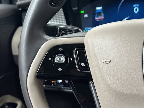 Used 2023 Lincoln Corsair AWD image 23