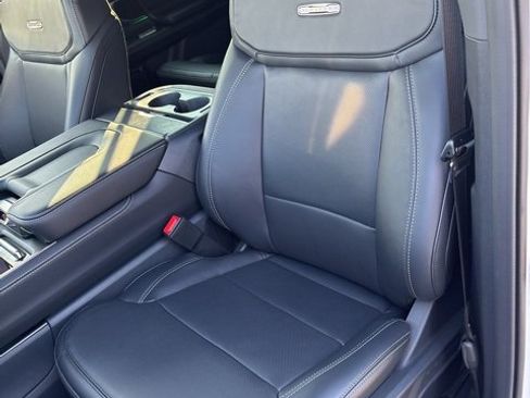 New 2025 Ford Expedition Platinum w/ Stealth Performance Package image 15